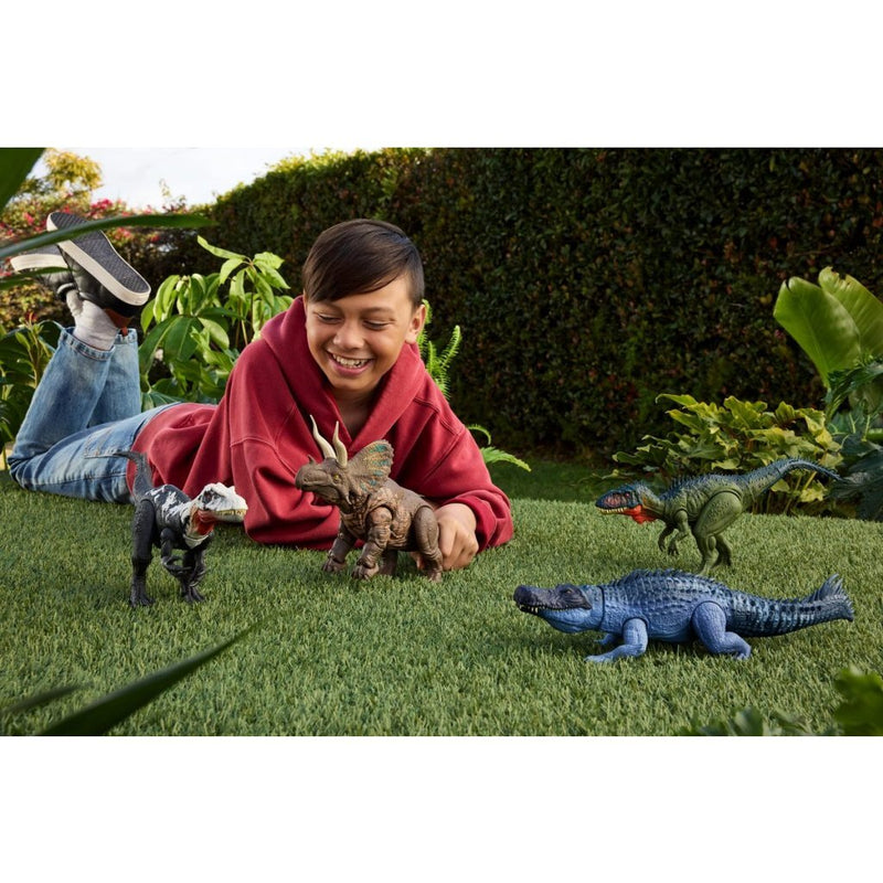 Mattel Jurassic World Movie Gigantic Action Eotriceratops 35.5 cm