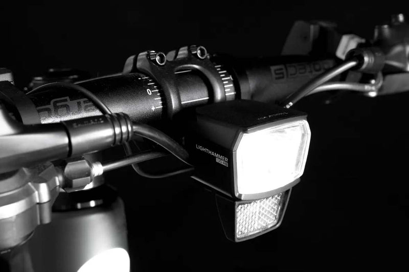Koplamp Trelock LS 930 Lighthammer 130 lux voor E-bike incl. stuur adapter - zwart