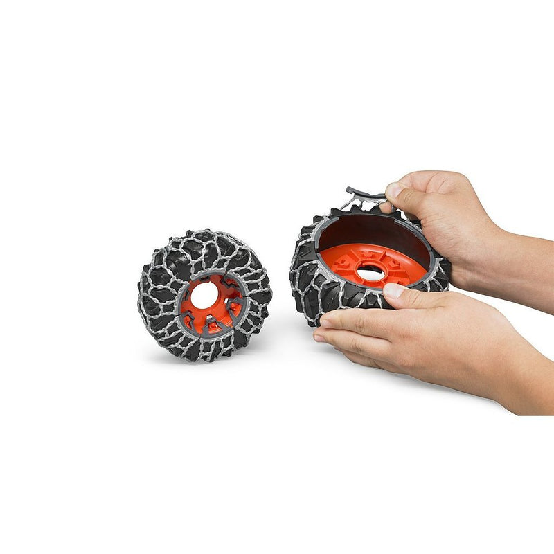 Bruder 03018 Claas Axion 950 + Sneeuwkettingen en Sneeuwschuiver