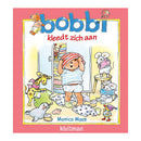 Bobbi kleedt zich aan