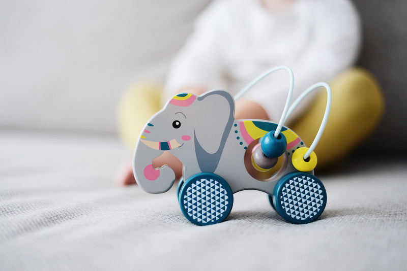 Small Foot - Houten Duwfiguur Olifant met Motoriekspiraal