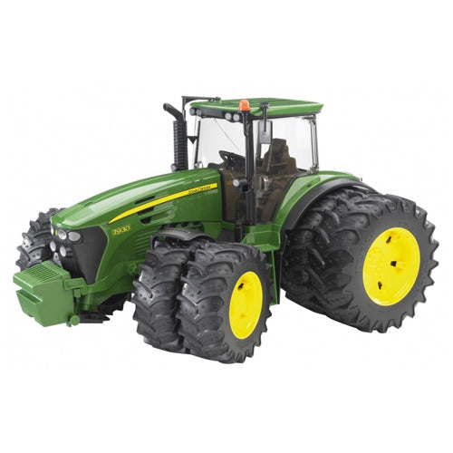 Bruder 3052 John Deere 7930 Tractor Met Dubbele Banden