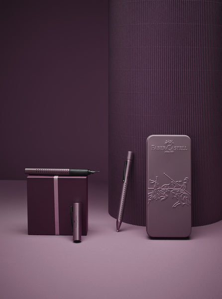 Faber Castell FC-201530 Balpen En Vulpen Faber-Castell Grip Berry In Giftbox