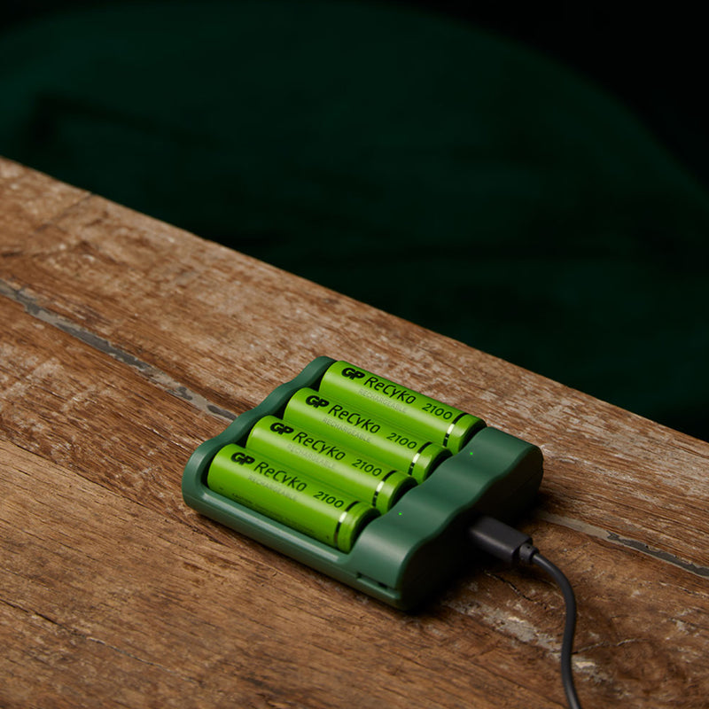 GP Recyko USB Lader + 4 AA Batterijen 2100mah