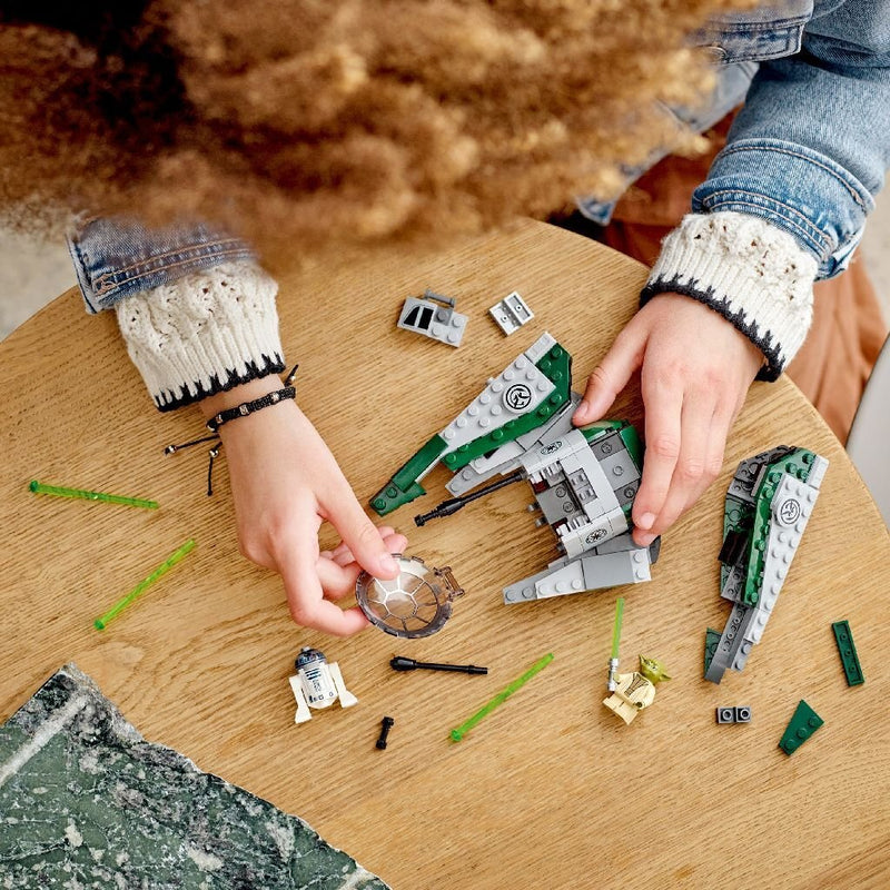 LEGO Star Wars Yoda AND apos;s Jedi Starfighter
