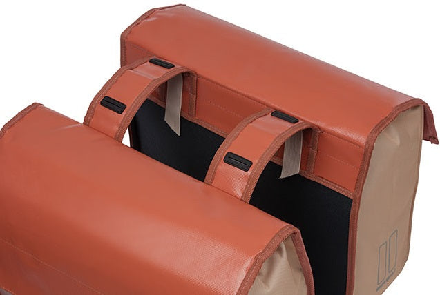 Dubbele fietstas Basil Urban Load 48-53 liter 40 x 17 x 46 cm - terra red/rose