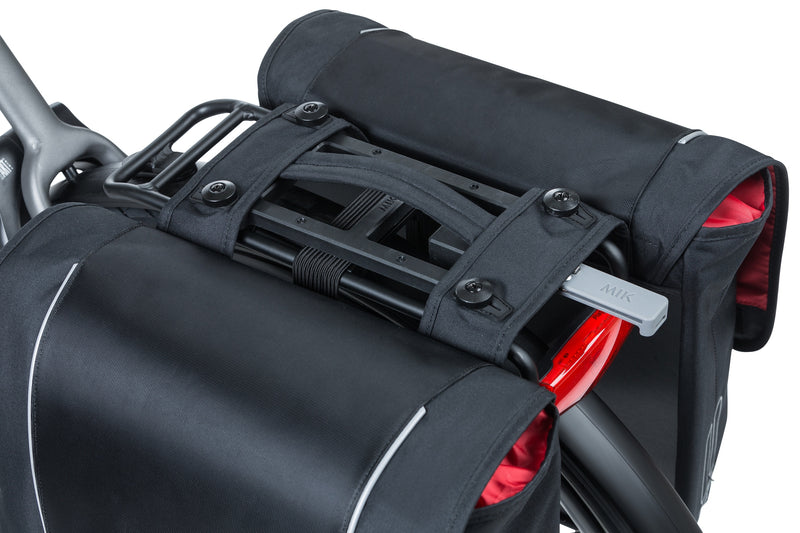 Dubbele fietstas Basil Sport Design MIK 32 liter 35 x 15 x 43 cm - zwart