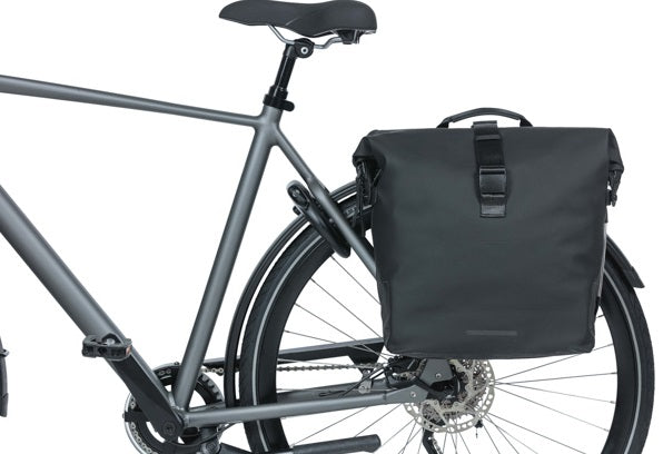 Dubbele fietstas Basil SoHo Nordlicht 41 liter 31 x 13 x 37 cm - zwart