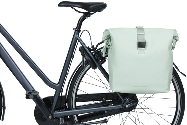 Dubbele fietstas Basil SoHo Nordlicht MIK 41 liter 31 x 13 x 37 cm - pastel groen