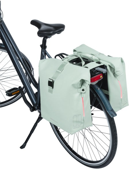 Dubbele fietstas Basil SoHo Nordlicht MIK 41 liter 31 x 13 x 37 cm - pastel groen