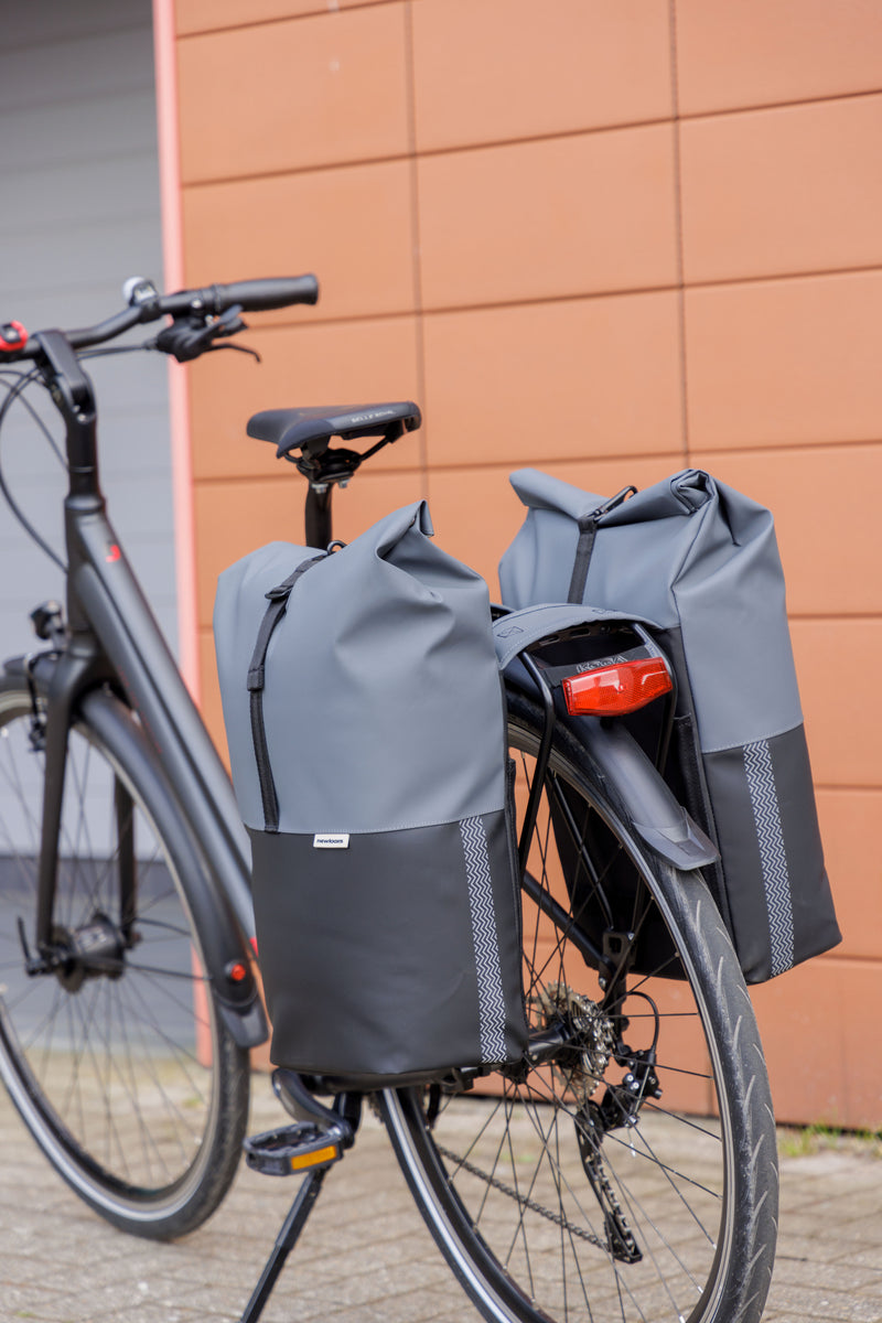 Dubbele fietstas New Looxs Nyborg 34 liter - 30 x 17 x 37cm (x2) - donkergrijs/zwart