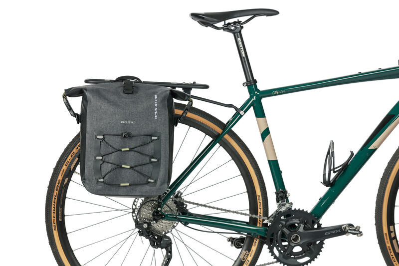 Enkele fietstas Basil Navigator Storm MIK SIDE M 12-15 liter 34 x 28 x 19 cm - zwart