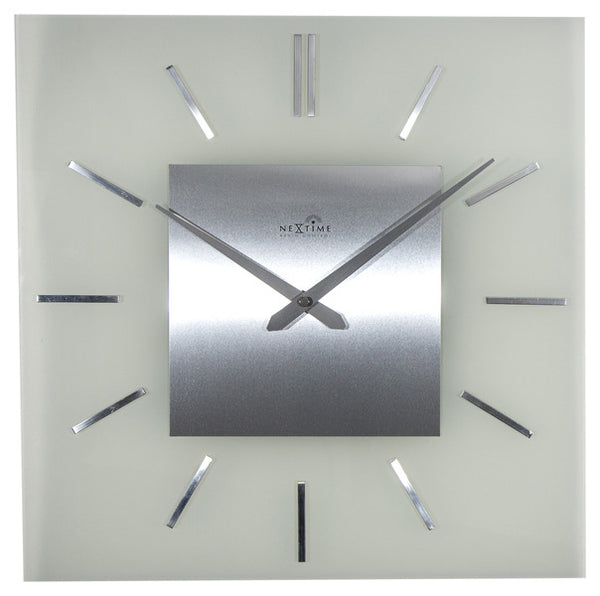 NeXtime NE-3148 Wandklok 40 X 40 Cm, Melkglas, 'Stripe Square' Radio Controlled