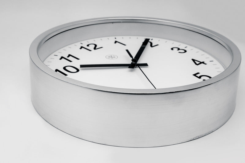NeXtime NX-7307ZI Wandklok NXT Diam. 25,5 Kunststof Zilver, Witte Wijzerplaat