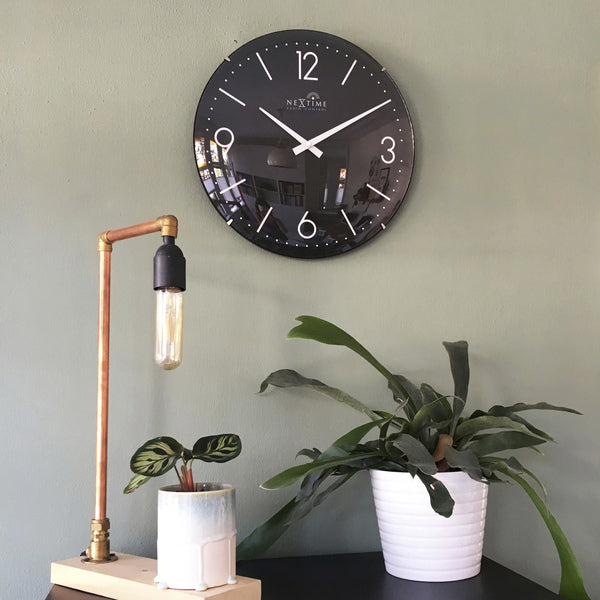 NeXtime NE-3157ZWRC Atoomklok Zwart - 35cm- Radiogestuurd - Wandklok - Koepelvormig Glas- "Atomic"