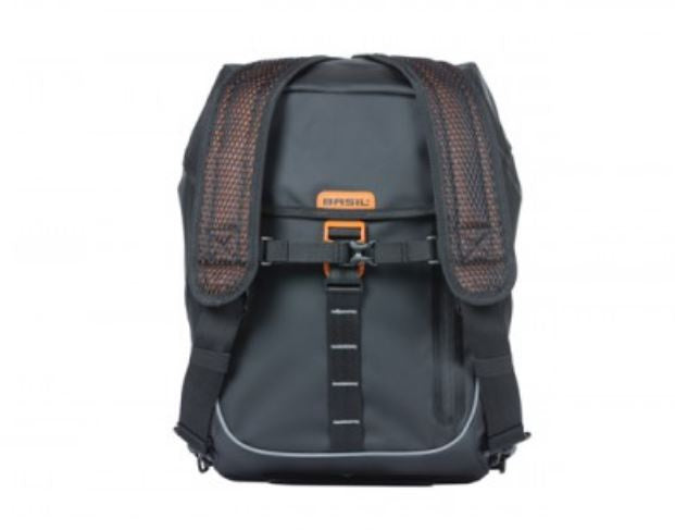 Fietsrugzak Basil Miles Tarpaulin 17 liter 31 x 17 x 44 cm - zwart/oranje