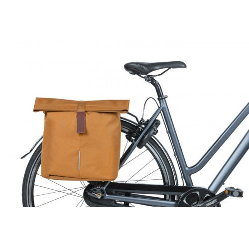 Dubbele fietstas Basil City 28 tot 32 liter 30 x 18 x 49 cm - camel bruin