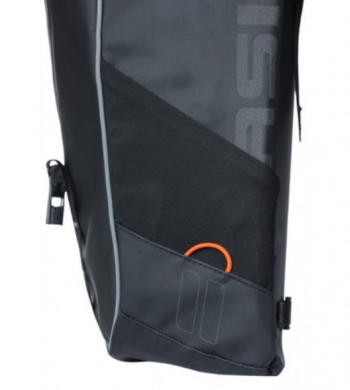 Dubbele fietstas MIK Basil Miles Tarpaulin 34 liter 34 x 16 x 43 cm - zwart/oranje