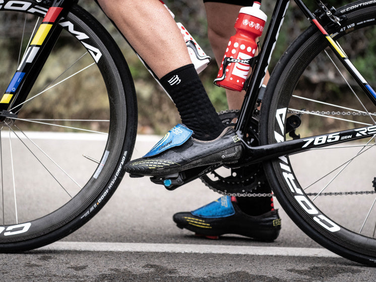 compressie-fietssokken pro V3.0 winter zwart/rood maat 35-38