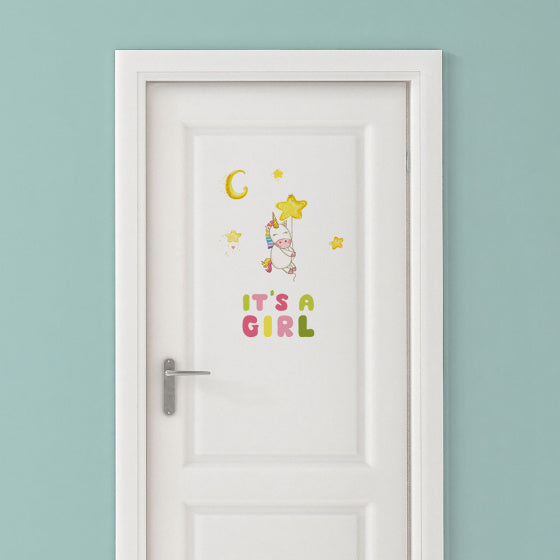 muursticker It's a Girl meisjes 15 x 26 cm geel