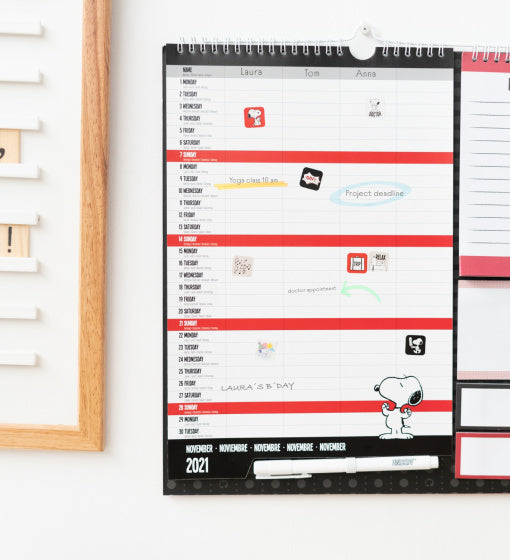familieplanner 2021-2022 Snoopy 30 x 34 cm zwart