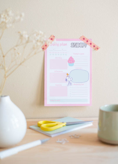 familieplanner Snoopy A5 papier roze/wit 54 vellen