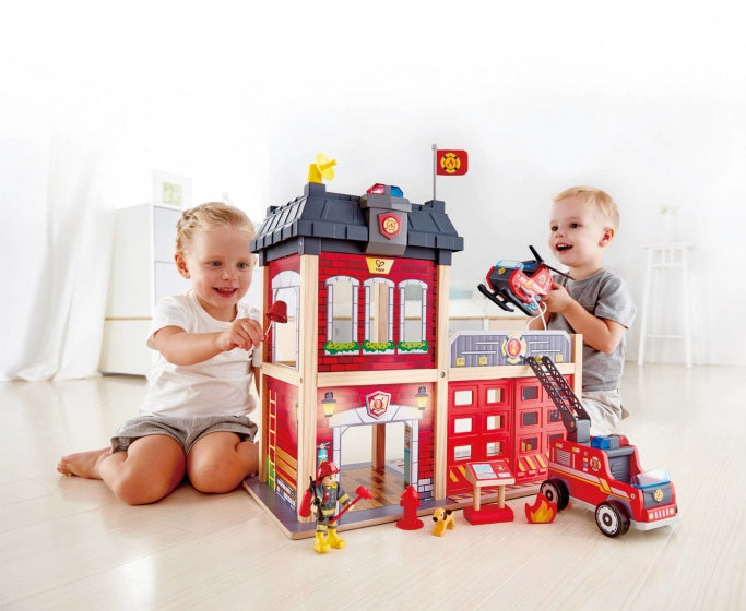 Houten brandweerkazerne 48 x 60 cm rood