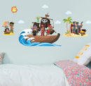 muursticker Pirates jongens 29,7 x 42 cm bruin 2-delig