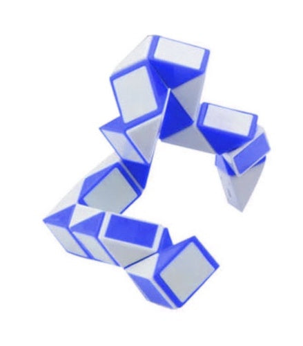 puzzel magische slang op kaart blauw
