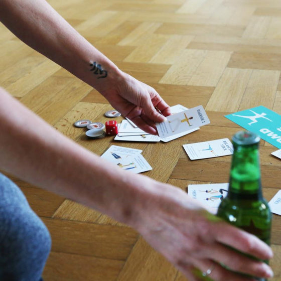drankspel bier yoga karton blauw