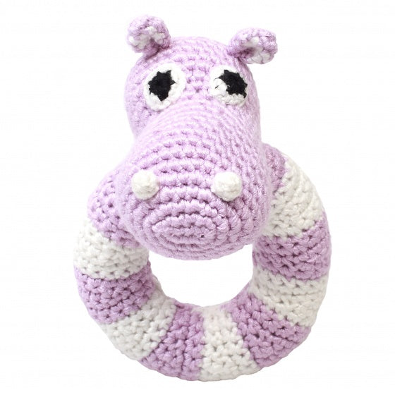 ringrammelaar nijlpaard gehaakt 14 cm roze