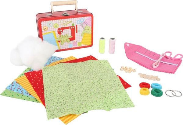 Kinderkoffer Naaiset