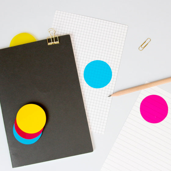 memoblokken cirkels 5 cm papier blauw/roze/geel 3 stuks