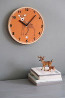 wandklok Baby Deer 25 x 3 cm hout oranje/blank