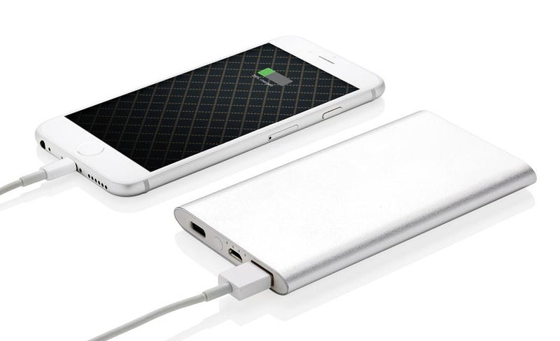 powerbank 4000 mAh 12 x 6,8 cm aluminium zilver